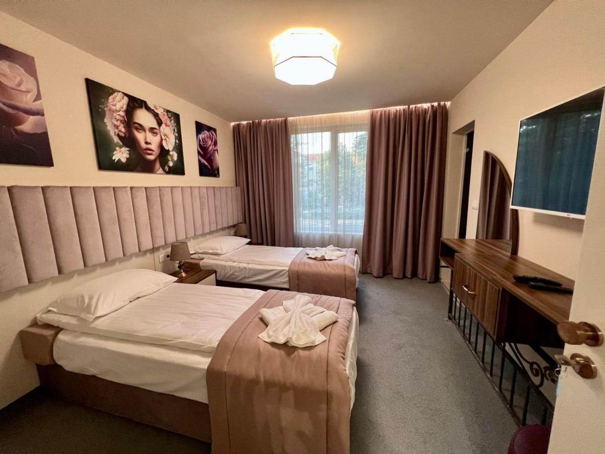 Floral Boutique Hotel Pleven Exterior foto